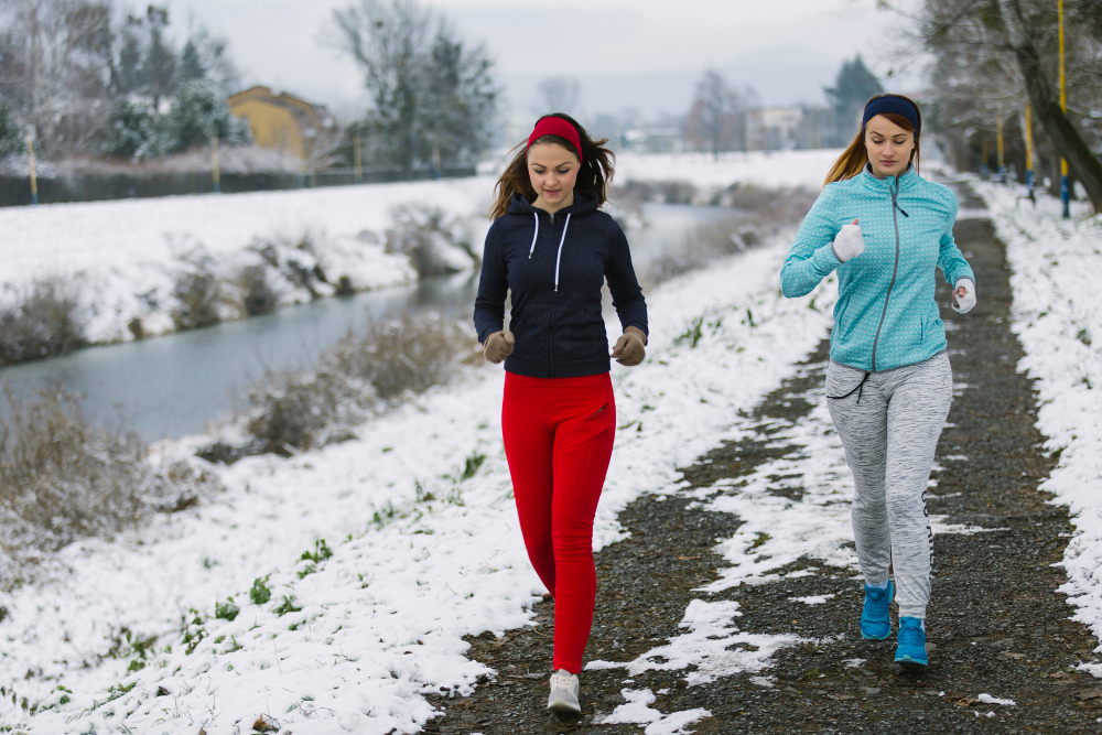 Comment choisir la tenue ideale pour courir en hiver SPORT AVENTURE